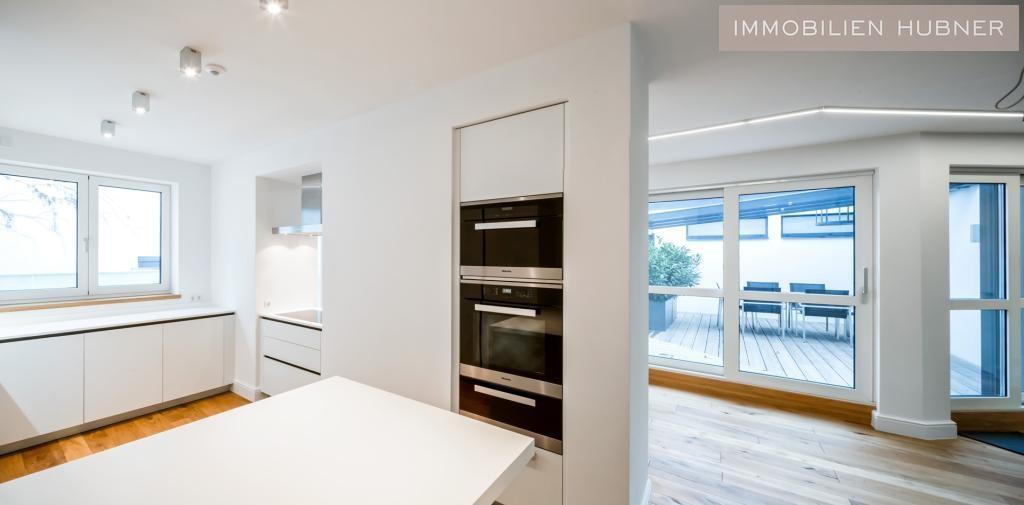 Luxus-Wohntraum mit Dachterrassen-Pool und Outdoor-Küche